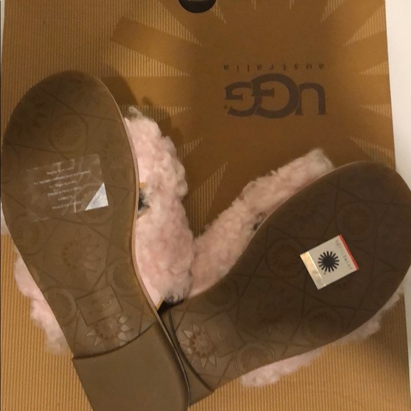Ugg Slides - Picture 2 of 7